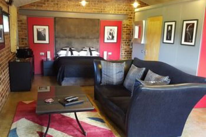 Room 6 of 23