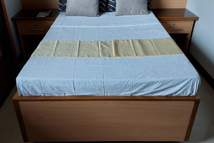 Room 2 of 9