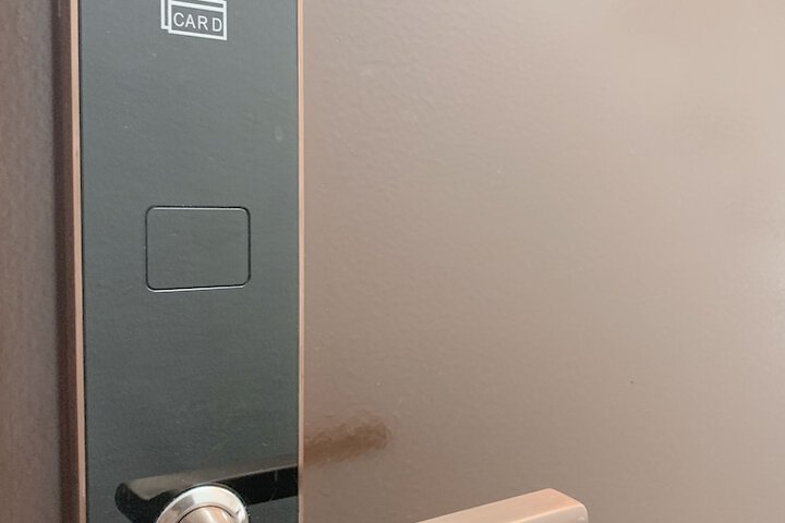 Room 20 of 34