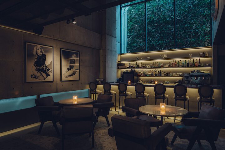 Lounge 44 of 50