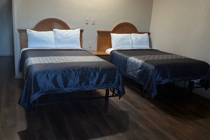 Room 25 of 60