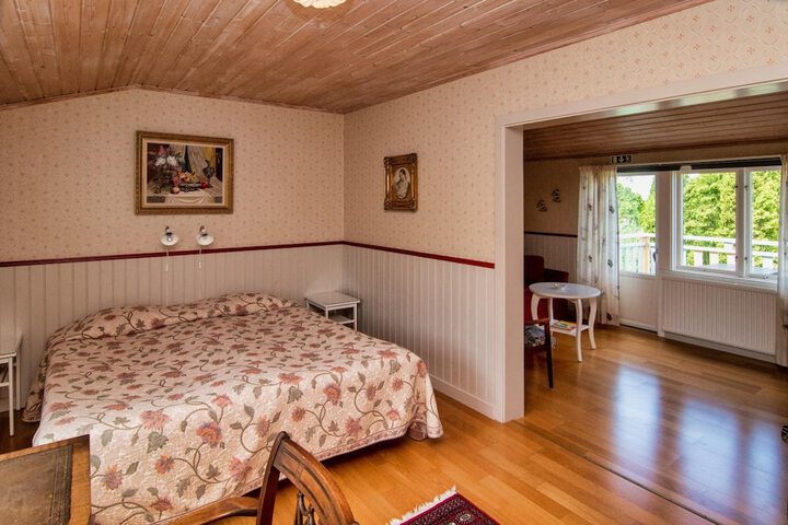Room 6 of 40