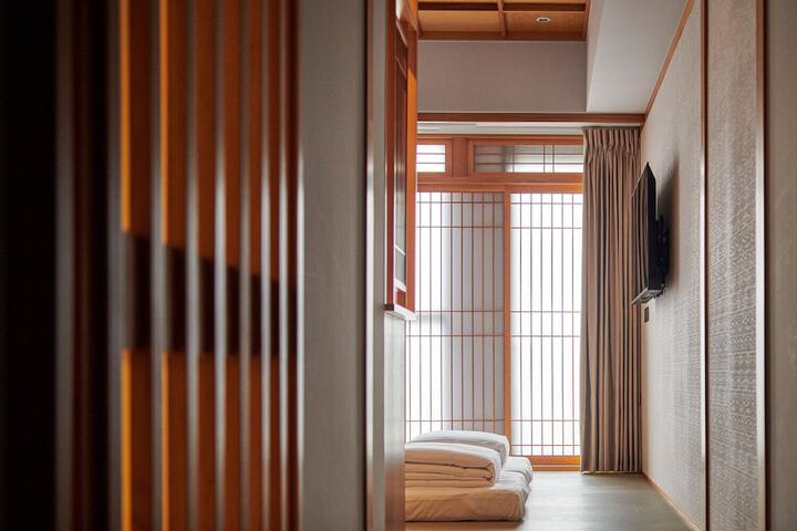 Room 9 of 75