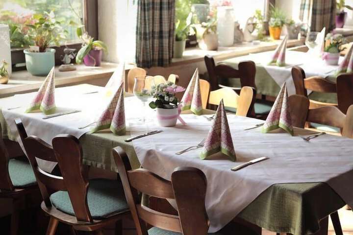 Dining 7 of 22