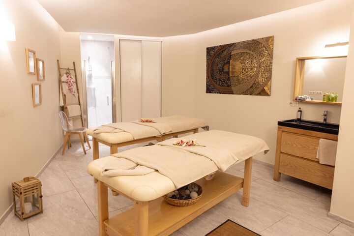 Room 45 of 62