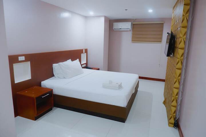 Room 10 of 29