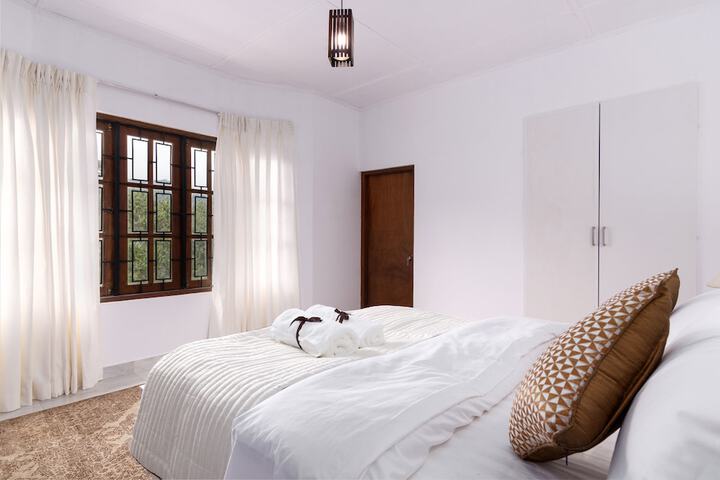 Room 6 of 52
