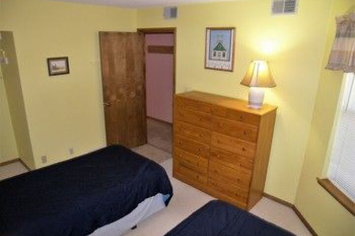 Room 72 of 195
