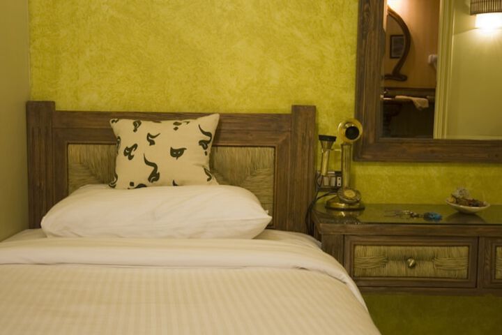 Room 4 of 38