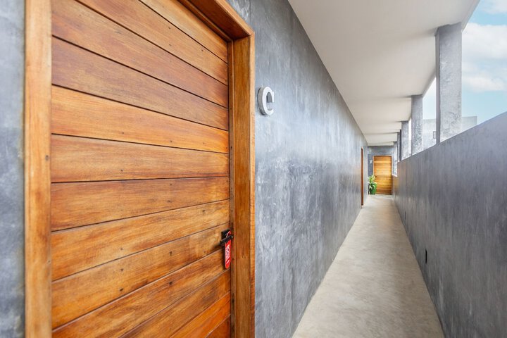 Room 10 of 28