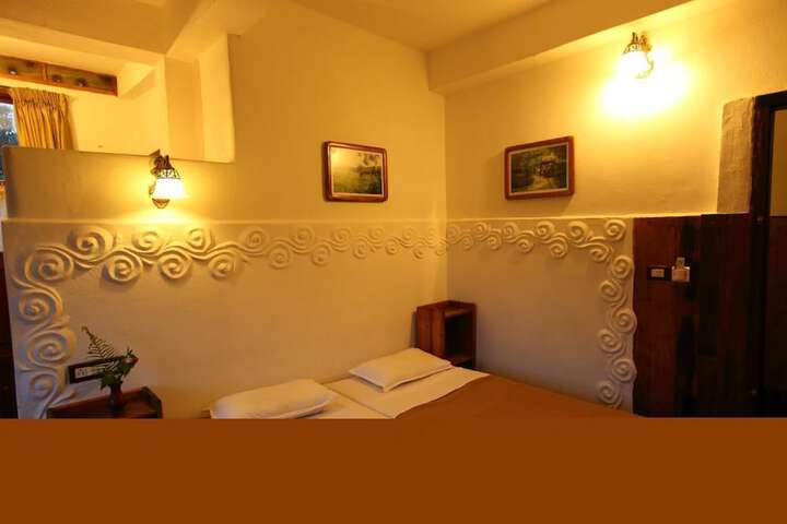 Room 8 of 28