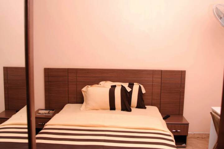 Room 30 of 64