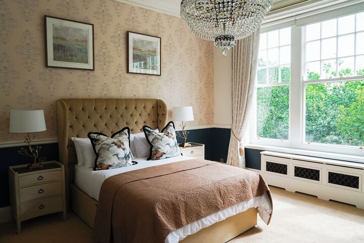 Room 4 of 36