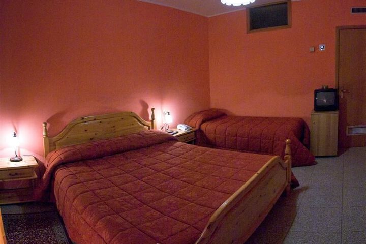 Room 4 of 58