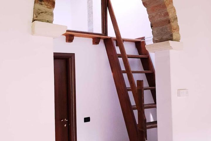 Room 15 of 28