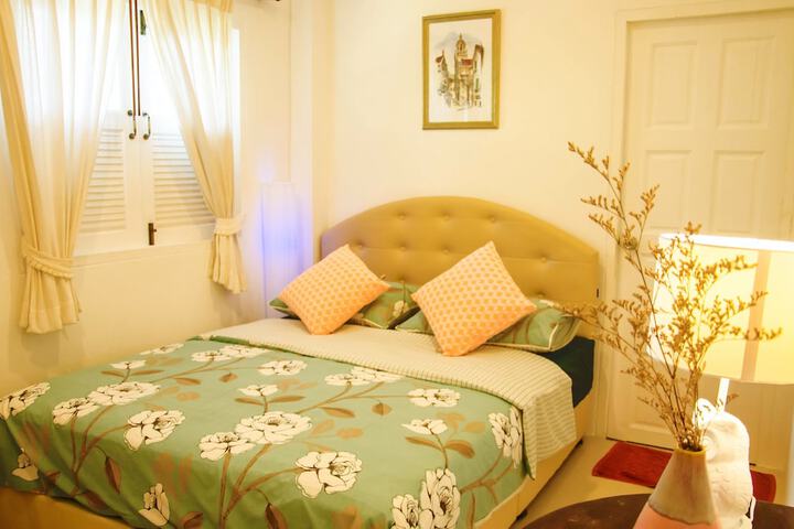 Room 3 of 91