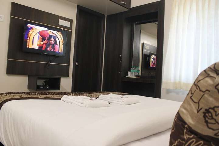 Room 8 of 68