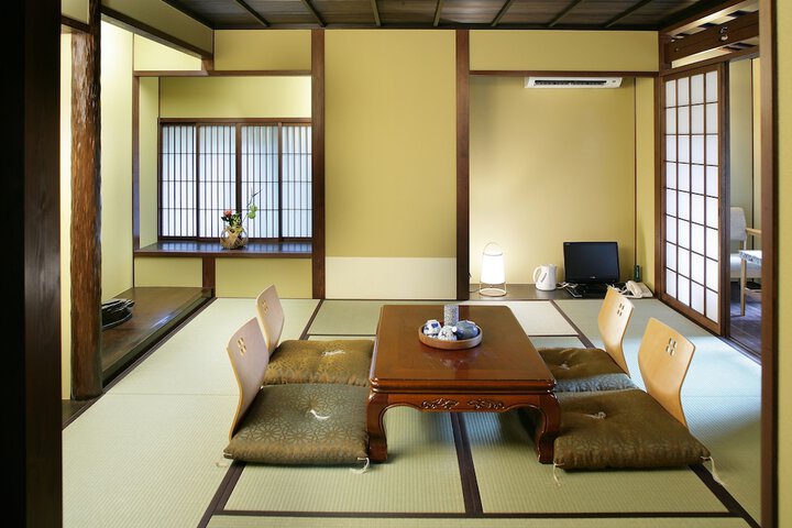 Room 30 of 67