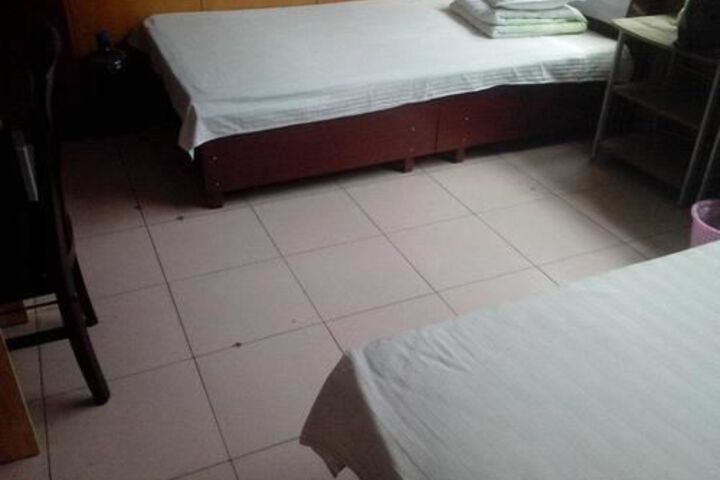 Room 4 of 11