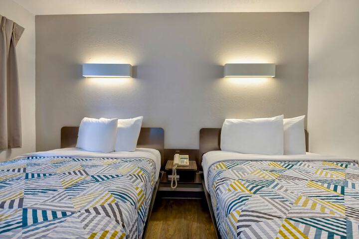 2 Double Beds (9 of 9)