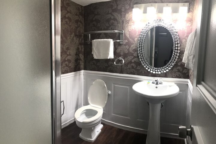 Room 47 of 77