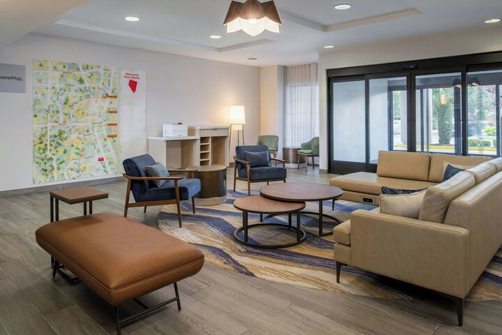 Guest Lobby