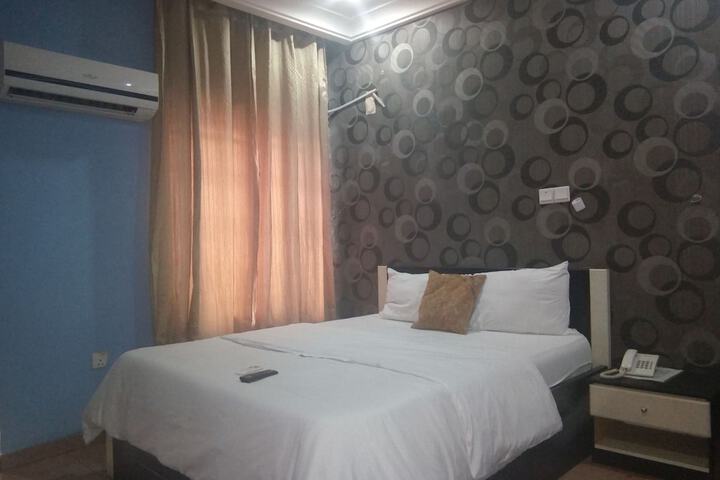 Room 4 of 14