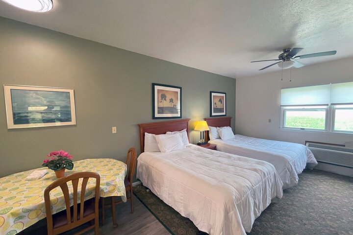 Room 30 of 104