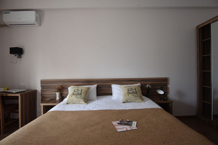 Room 3 of 58