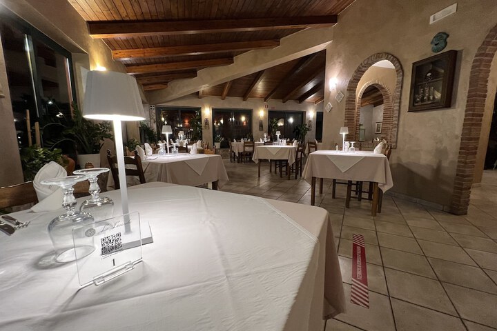 Dining 137 of 183