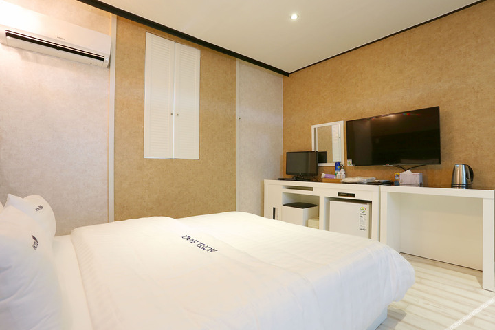 Room 59 of 61