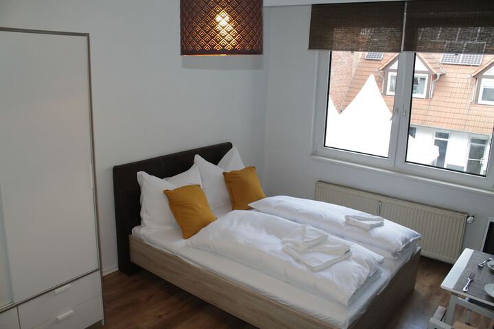 Room 9 of 34