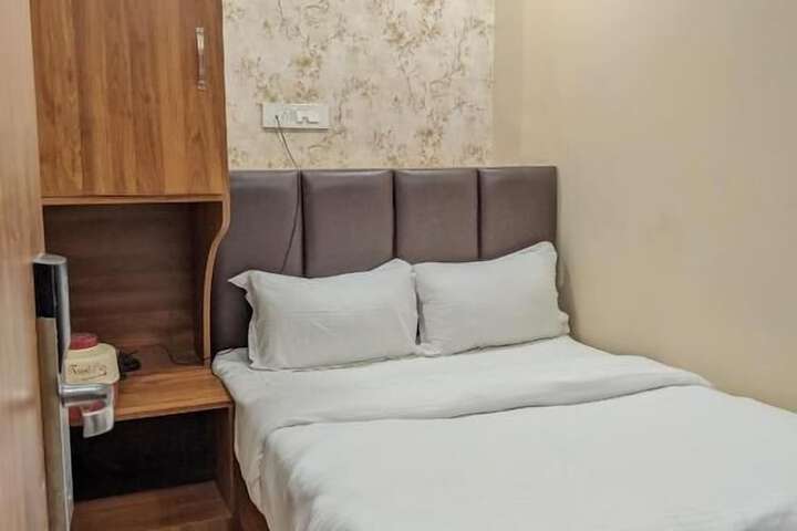 Room 5 of 37