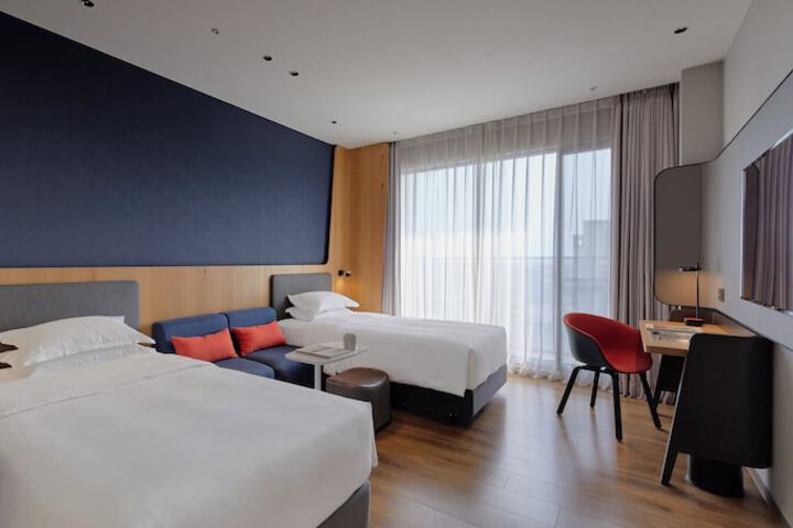 Room 18 of 82