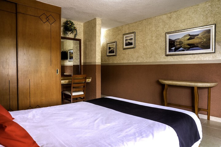 Room 8 of 54
