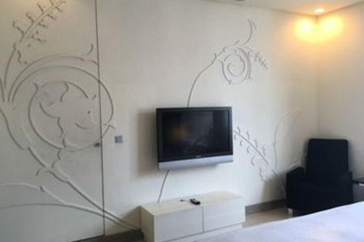 Room 11 of 49