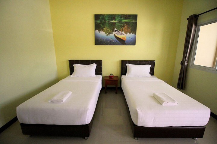 Room 5 of 38
