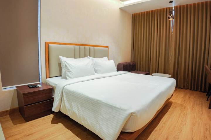 Room 14 of 33