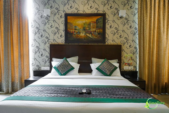 Room 4 of 17
