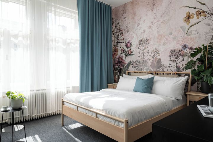 Room 5 of 37
