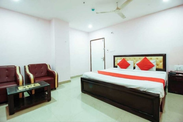 Room 3 of 34