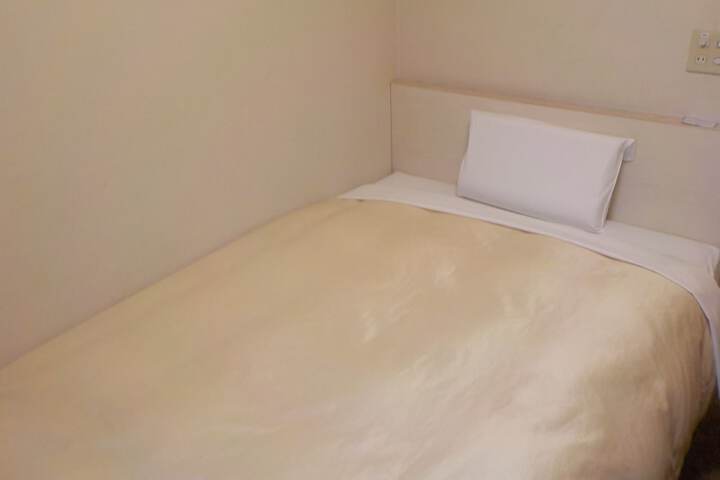 Room 11 of 51
