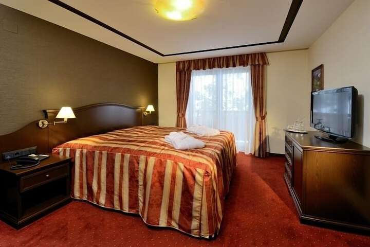 Room 5 of 45