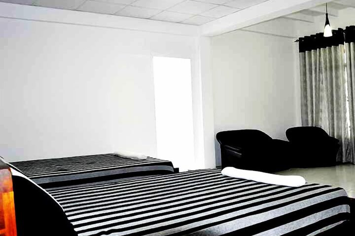 Room 6 of 49