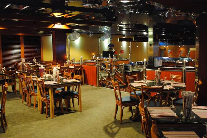 Dining 43 of 56