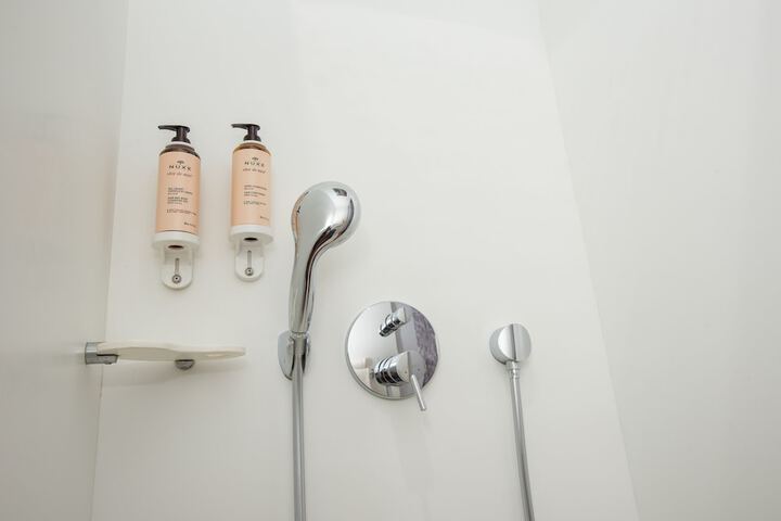 Room 46 of 209