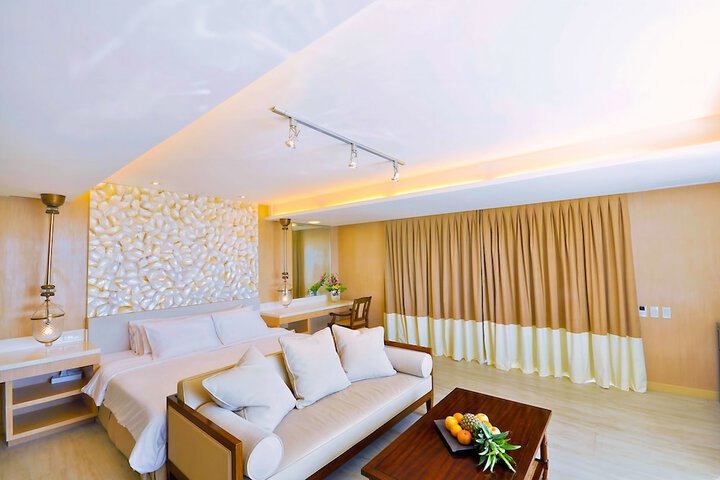 Room 9 of 32