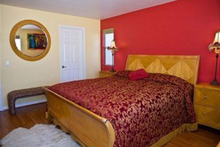 Room 13 of 23