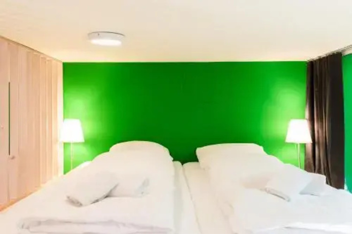 Room 3 of 25