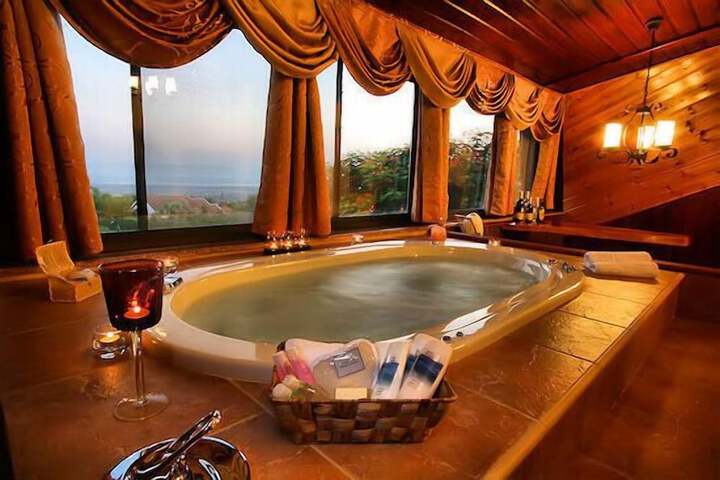 Hot Tub 67 of 91
